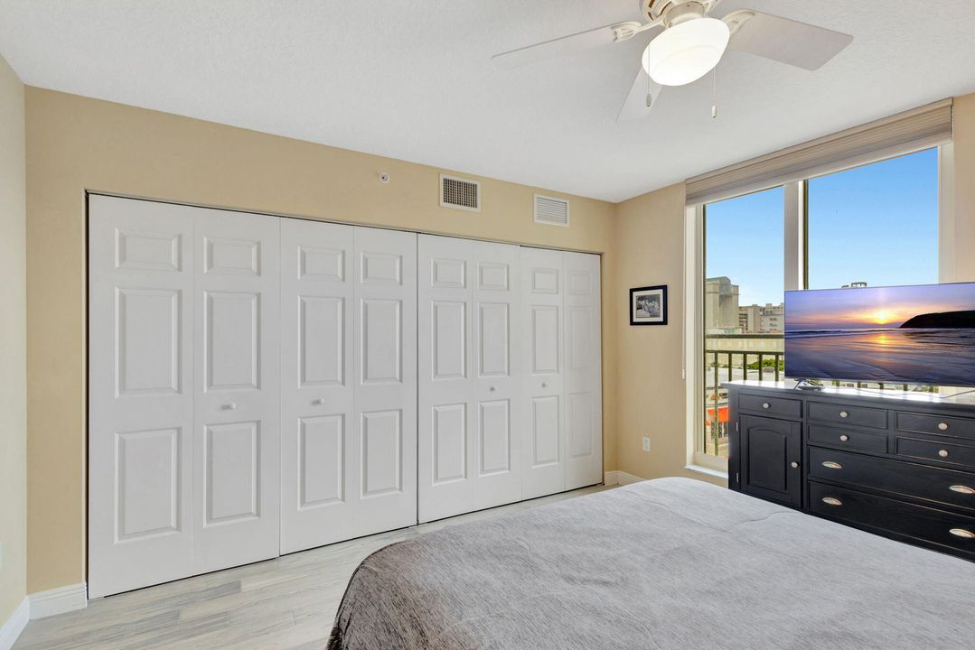 For Sale: $579,000 (2 beds, 2 baths, 1360 Square Feet)