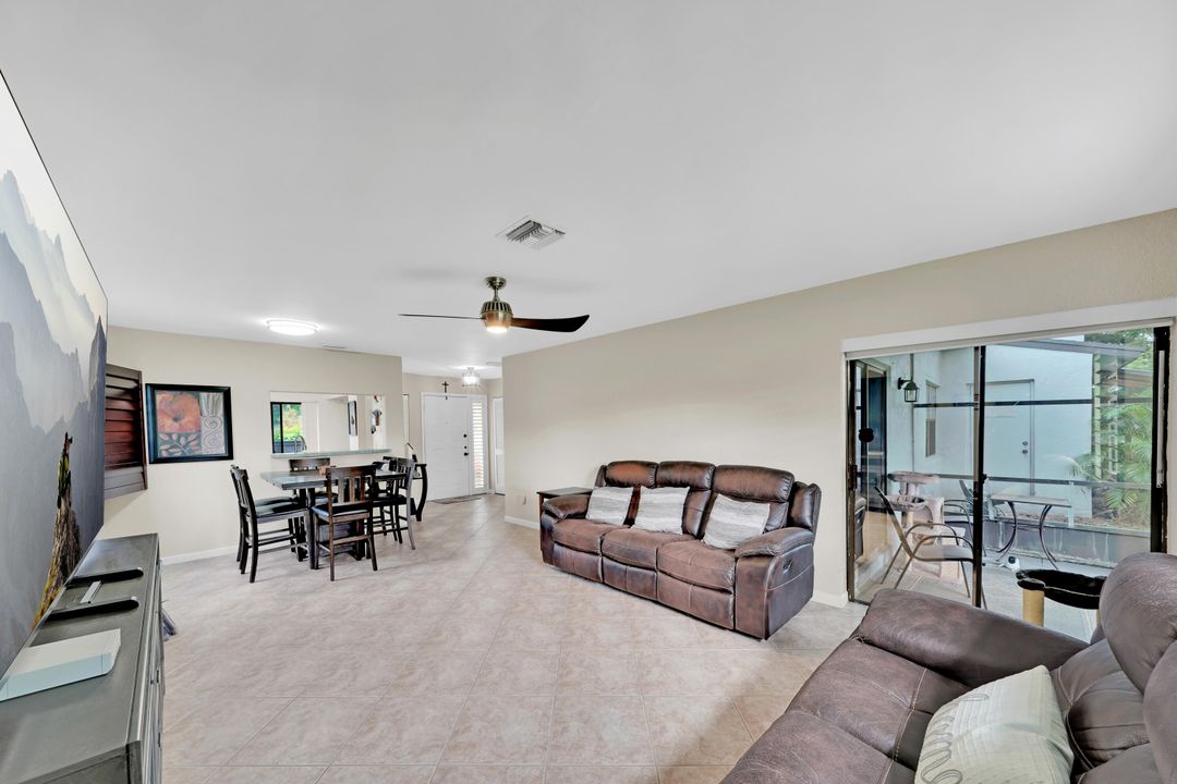 For Sale: $325,000 (2 beds, 2 baths, 1191 Square Feet)