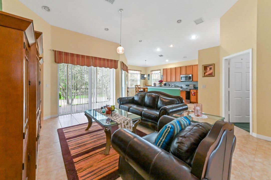 For Sale: $399,900 (3 beds, 2 baths, 1861 Square Feet)