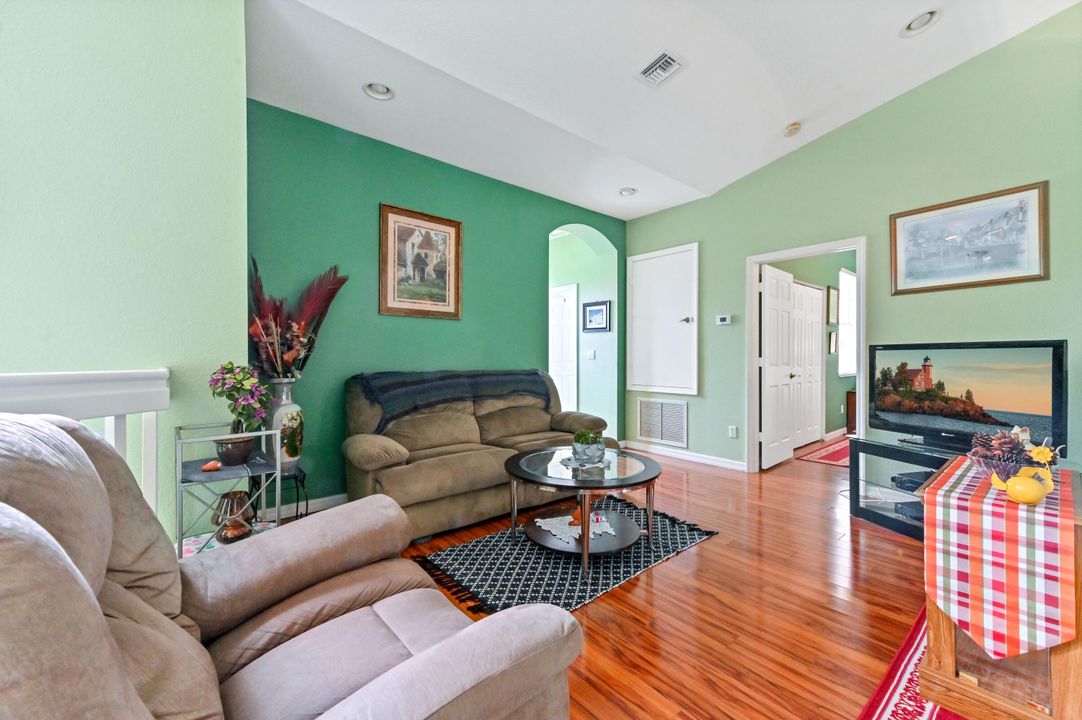 For Sale: $399,900 (3 beds, 2 baths, 1861 Square Feet)