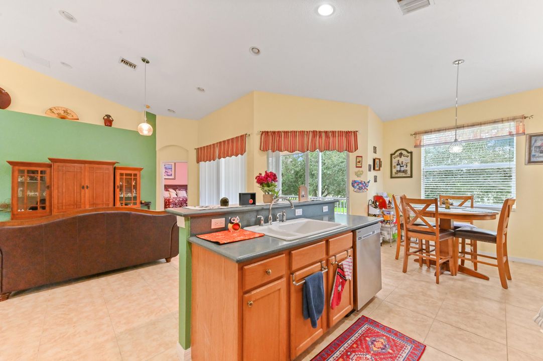 For Sale: $399,900 (3 beds, 2 baths, 1861 Square Feet)