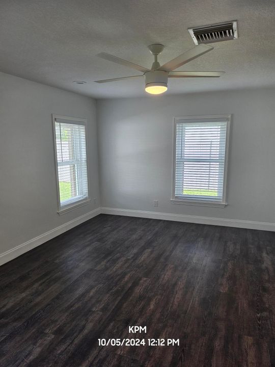 For Rent: $4,400 (4 beds, 2 baths, 1600 Square Feet)