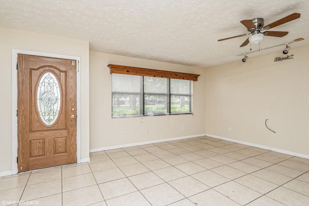 For Sale: $319,900 (3 beds, 2 baths, 1312 Square Feet)