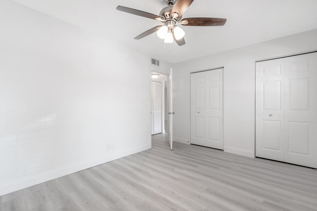 For Sale: $229,900 (2 beds, 2 baths, 941 Square Feet)