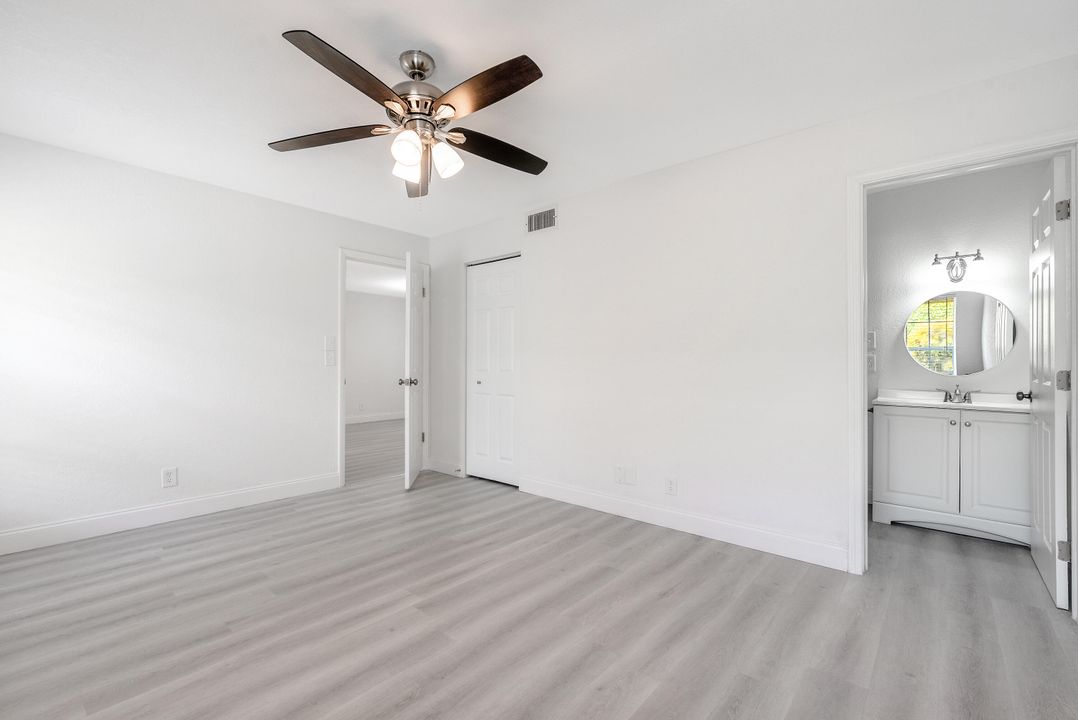 For Sale: $229,900 (2 beds, 2 baths, 941 Square Feet)