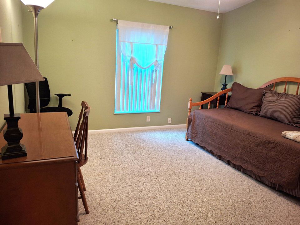 For Sale: $179,900 (2 beds, 2 baths, 1609 Square Feet)