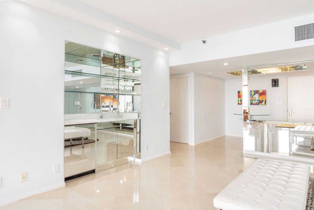 For Sale: $1,200,000 (2 beds, 2 baths, 2444 Square Feet)