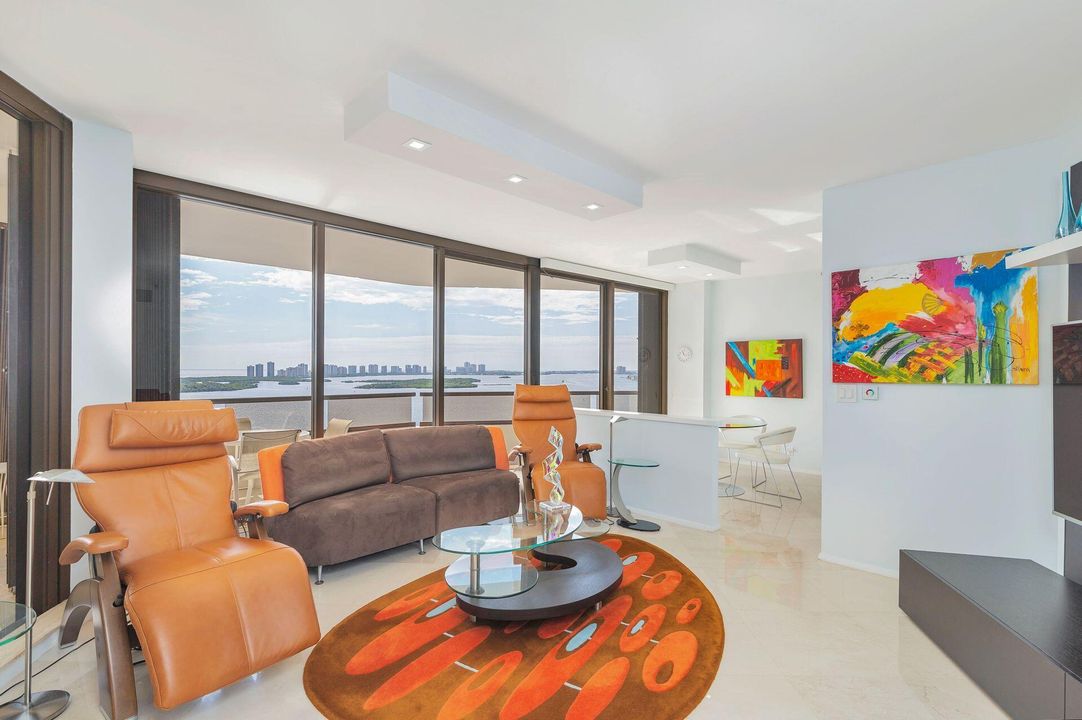 For Sale: $1,200,000 (2 beds, 2 baths, 2444 Square Feet)