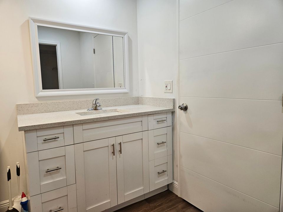 For Sale: $249,000 (2 beds, 2 baths, 1050 Square Feet)