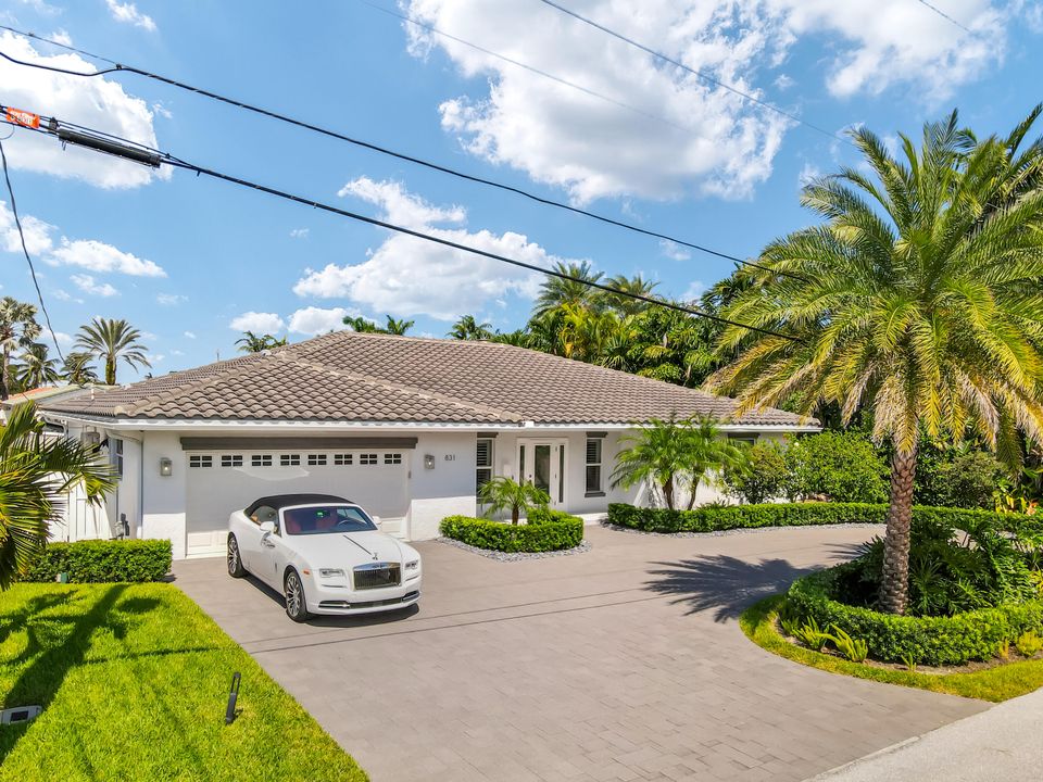 For Sale: $2,700,000 (4 beds, 2 baths, 2230 Square Feet)