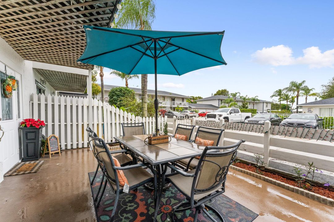 For Sale: $265,000 (2 beds, 2 baths, 1176 Square Feet)