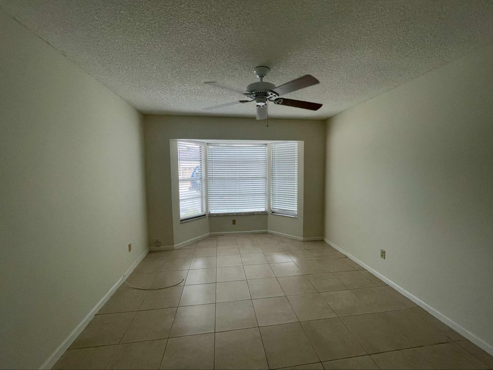 For Rent: $2,400 (2 beds, 2 baths, 1129 Square Feet)