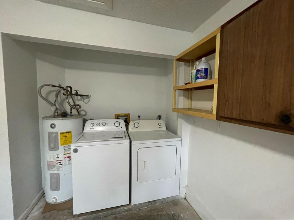 For Rent: $2,400 (2 beds, 2 baths, 1129 Square Feet)