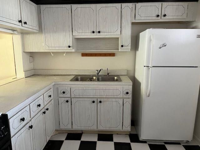 For Sale: $45,900 (1 beds, 1 baths, 744 Square Feet)