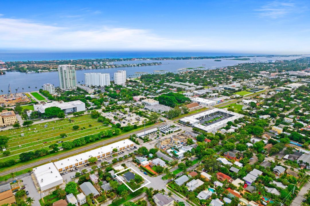 For Sale: $849,000 (3 beds, 2 baths, 1428 Square Feet)