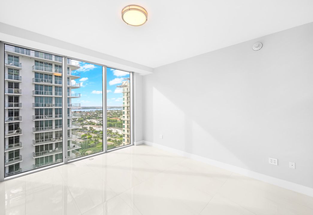 For Sale: $2,475,000 (2 beds, 2 baths, 1755 Square Feet)