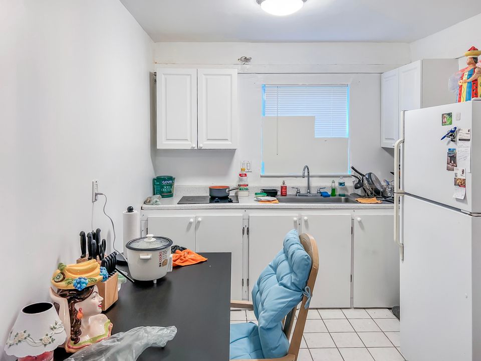 For Sale: $107,000 (1 beds, 1 baths, 662 Square Feet)