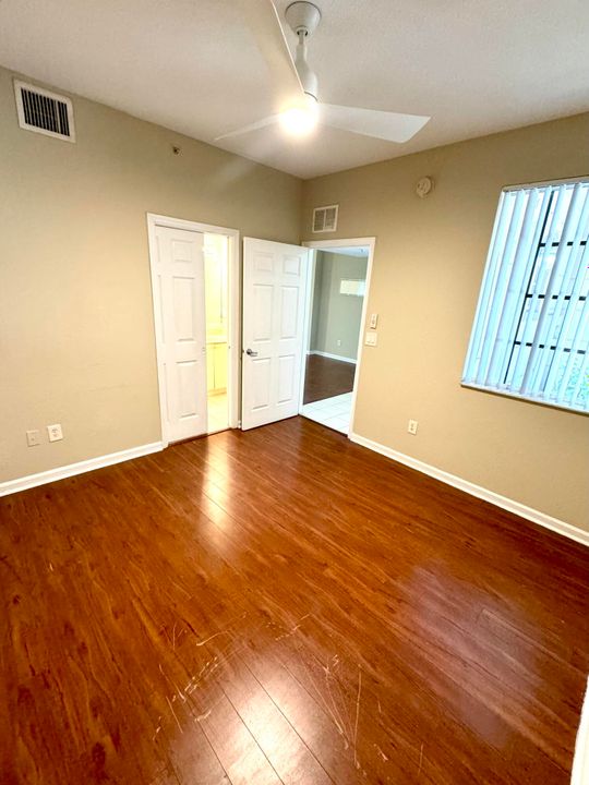 For Rent: $1,900 (2 beds, 2 baths, 855 Square Feet)