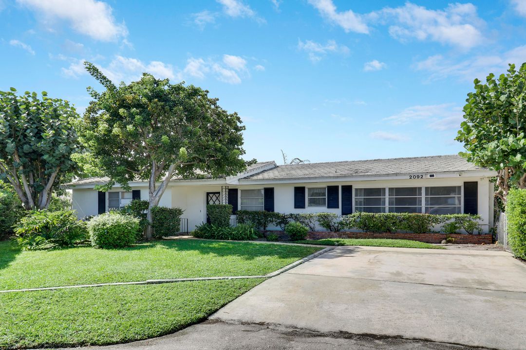 For Sale: $799,000 (3 beds, 2 baths, 1968 Square Feet)