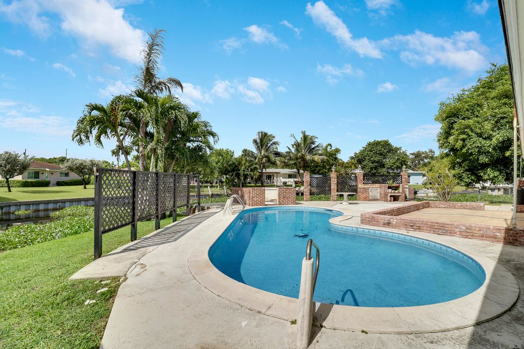 For Sale: $799,000 (3 beds, 2 baths, 1968 Square Feet)