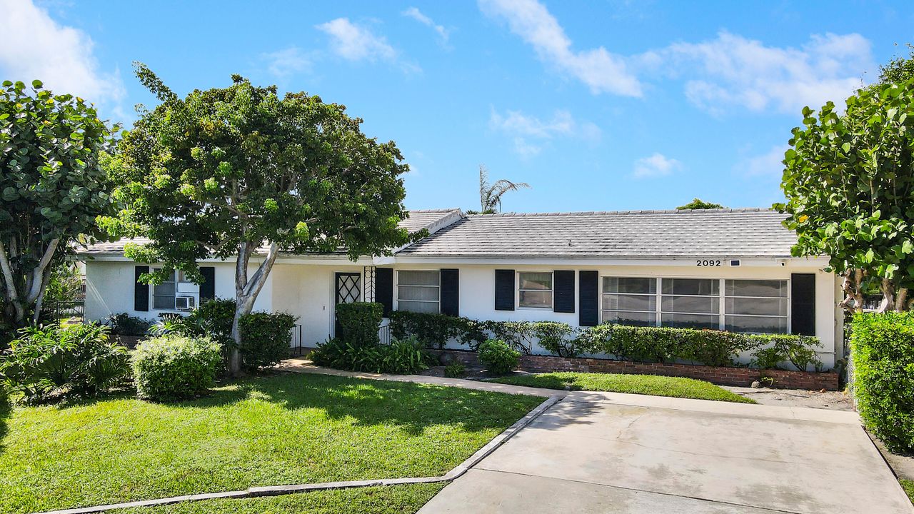 For Sale: $799,000 (3 beds, 2 baths, 1968 Square Feet)