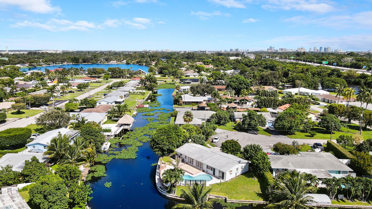 For Sale: $799,000 (3 beds, 2 baths, 1968 Square Feet)