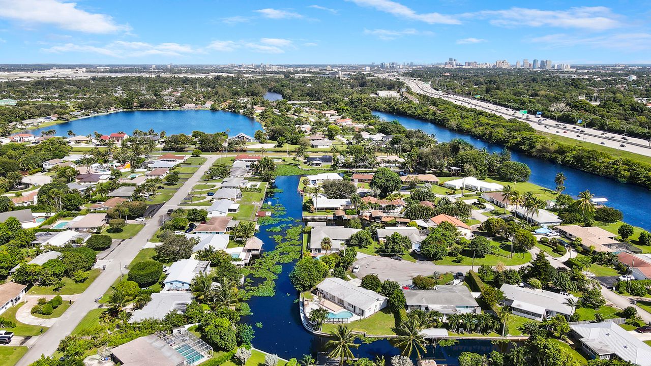 For Sale: $799,000 (3 beds, 2 baths, 1968 Square Feet)