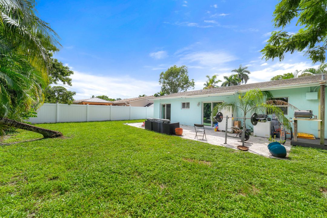 For Sale: $639,000 (3 beds, 2 baths, 1258 Square Feet)