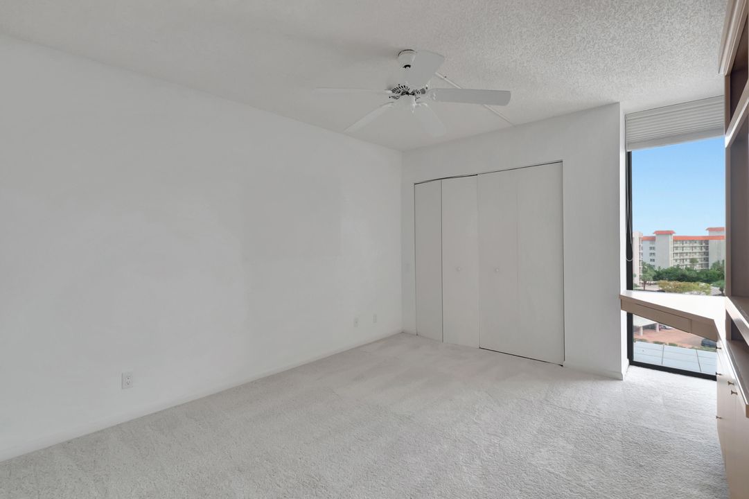 For Sale: $549,000 (2 beds, 2 baths, 1215 Square Feet)