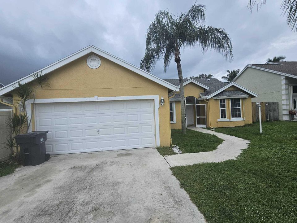 Active With Contract: $450,000 (3 beds, 2 baths, 1606 Square Feet)