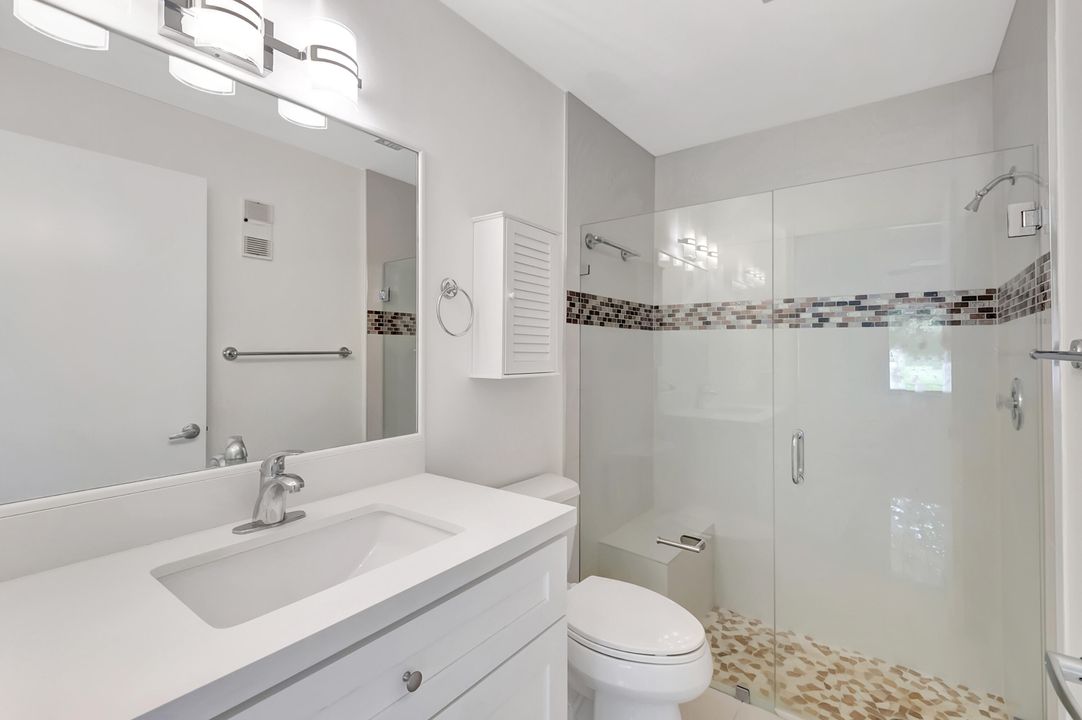 For Sale: $325,000 (2 beds, 2 baths, 1000 Square Feet)