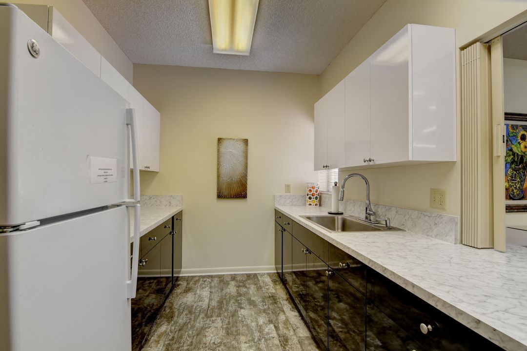 For Sale: $325,000 (2 beds, 2 baths, 1000 Square Feet)