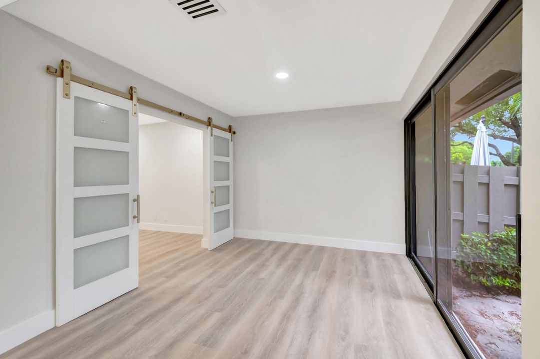 For Sale: $399,900 (2 beds, 2 baths, 1248 Square Feet)