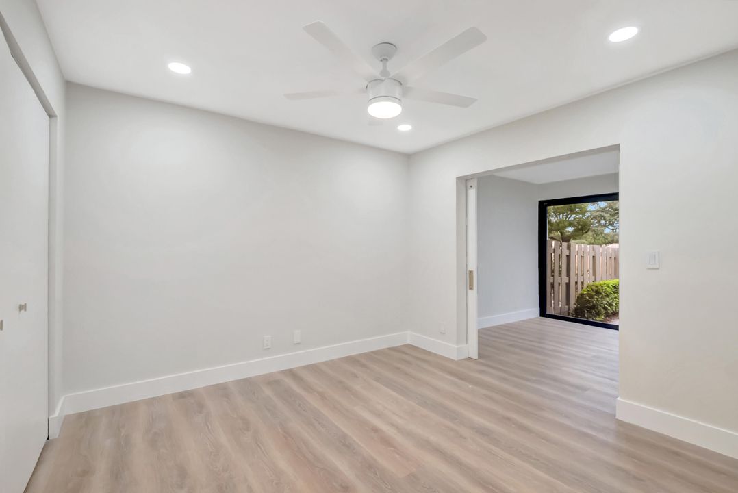 For Sale: $399,900 (2 beds, 2 baths, 1248 Square Feet)