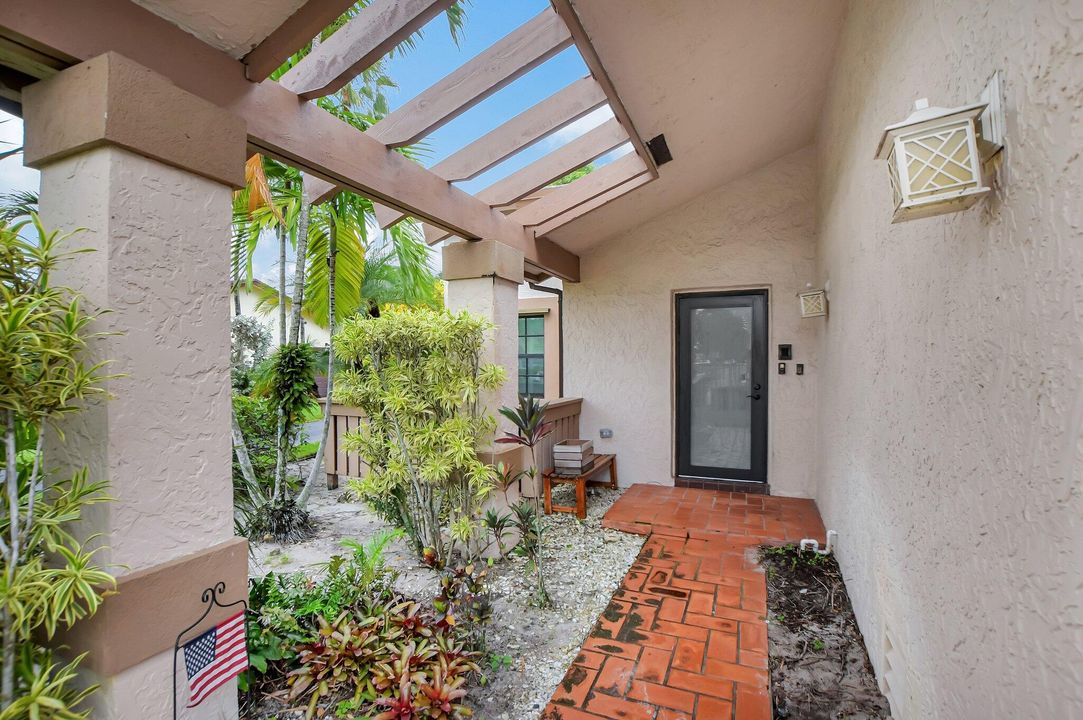 For Sale: $529,000 (3 beds, 2 baths, 1499 Square Feet)