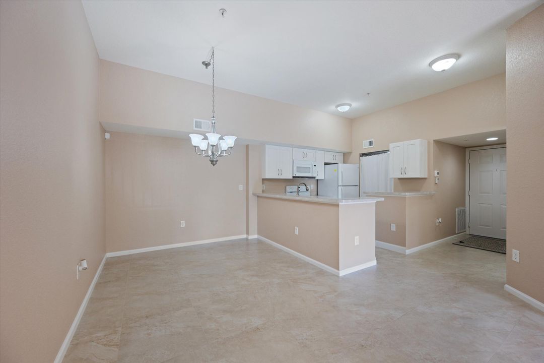 For Sale: $210,500 (2 beds, 2 baths, 1033 Square Feet)