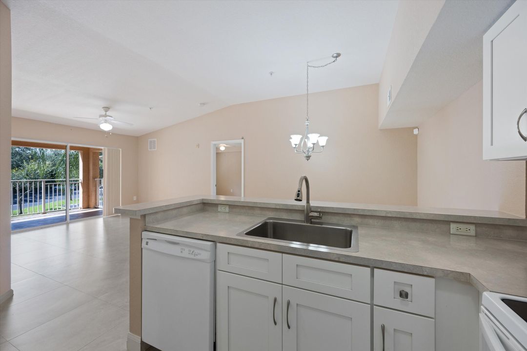 For Sale: $210,500 (2 beds, 2 baths, 1033 Square Feet)