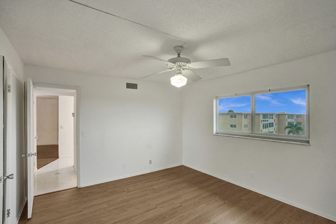 For Sale: $159,000 (2 beds, 2 baths, 1153 Square Feet)