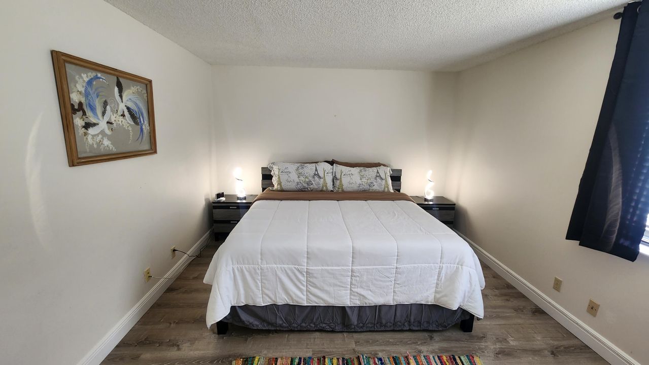 For Rent: $5,000 (2 beds, 2 baths, 1175 Square Feet)