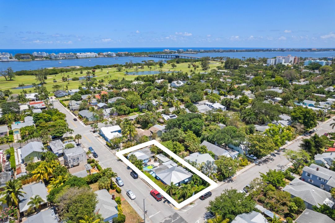 For Sale: $1,150,000 (3 beds, 3 baths, 1402 Square Feet)