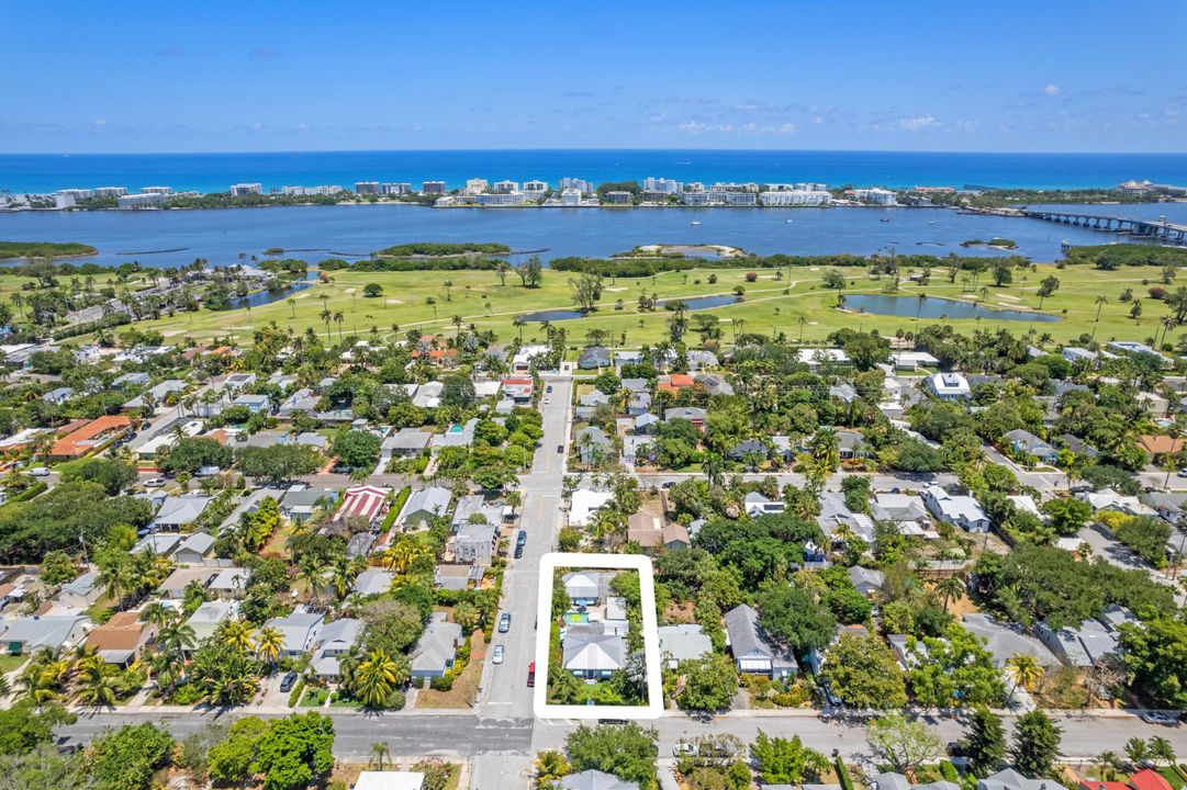 For Sale: $1,150,000 (3 beds, 3 baths, 1402 Square Feet)