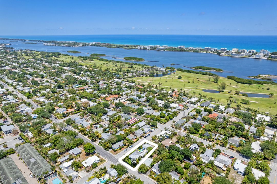 For Sale: $1,150,000 (3 beds, 3 baths, 1402 Square Feet)