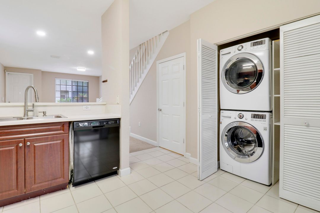 Active With Contract: $2,200 (3 beds, 2 baths, 1344 Square Feet)