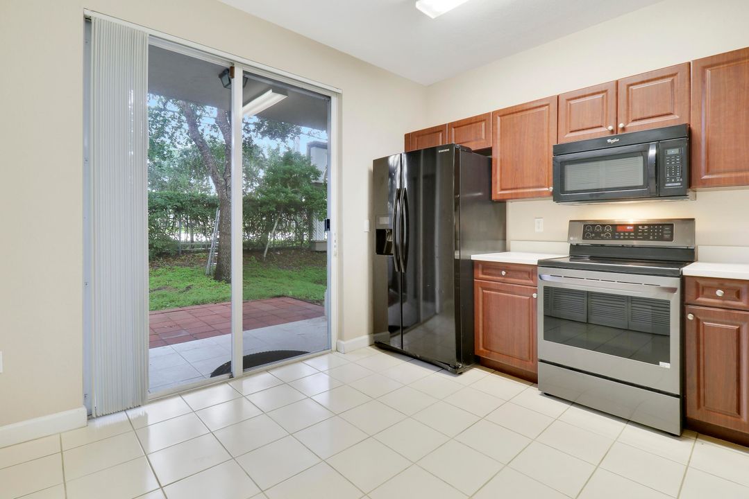 Active With Contract: $2,200 (3 beds, 2 baths, 1344 Square Feet)