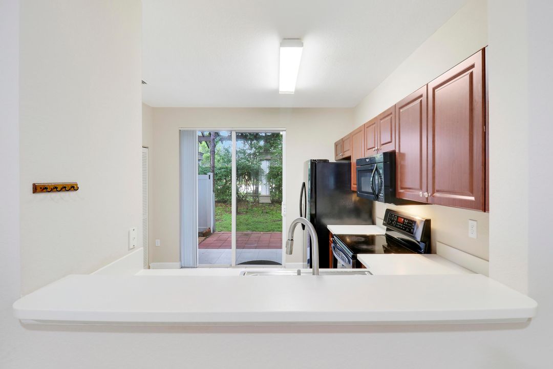 Active With Contract: $2,200 (3 beds, 2 baths, 1344 Square Feet)