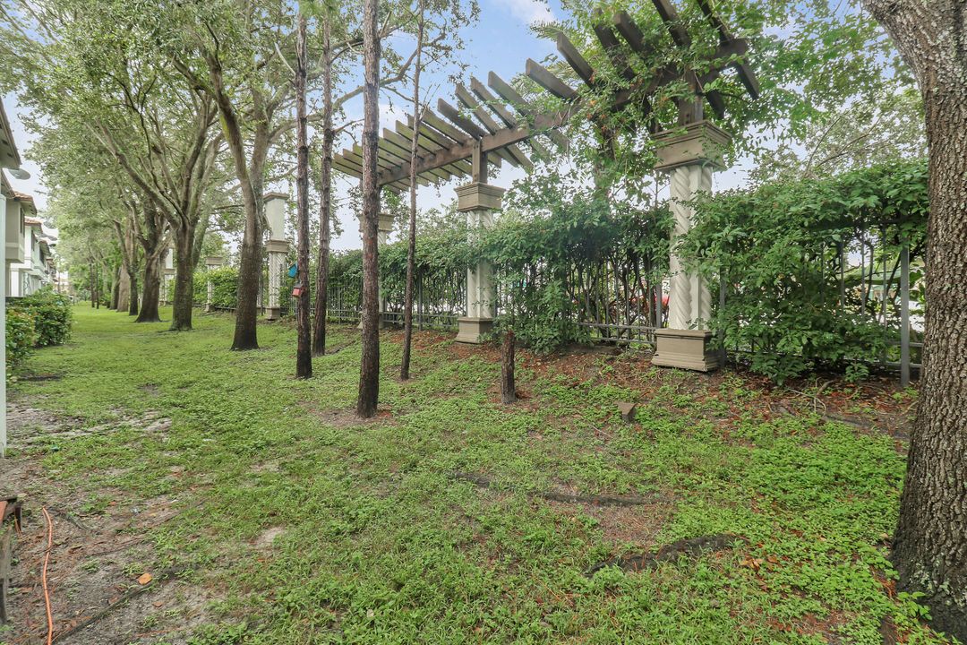 Active With Contract: $2,200 (3 beds, 2 baths, 1344 Square Feet)