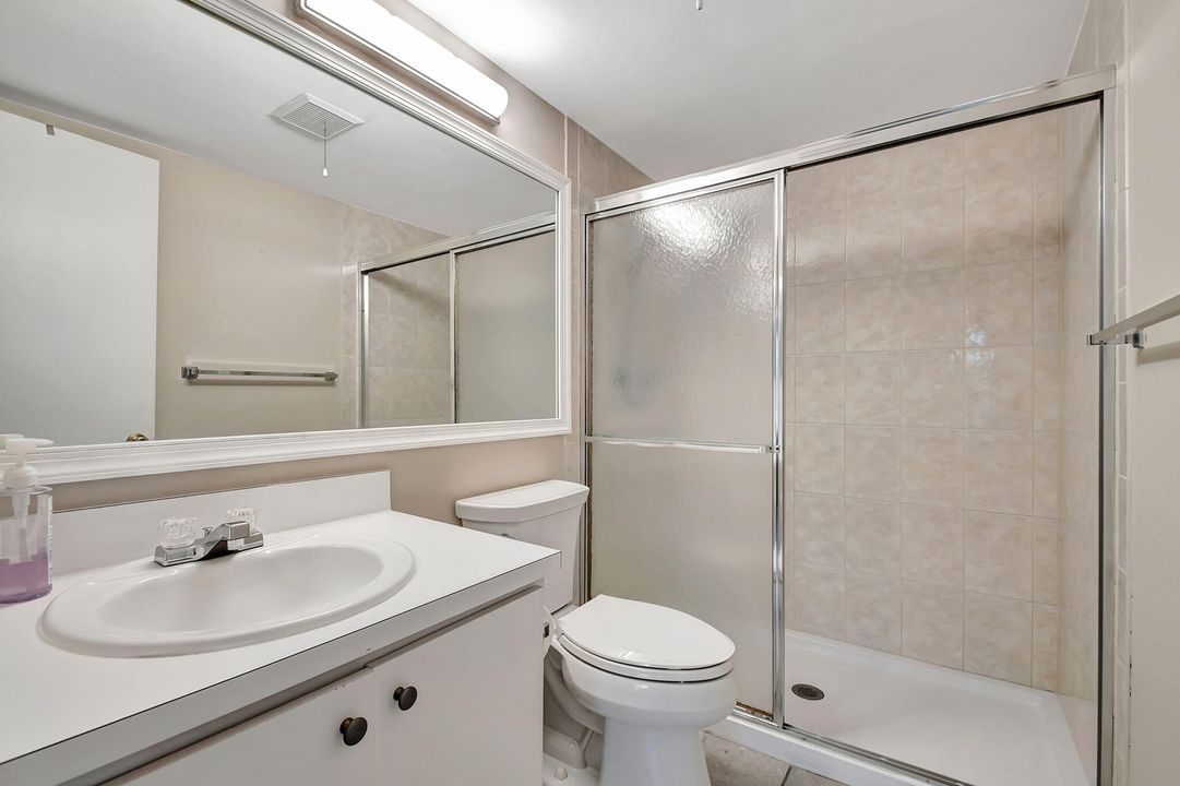 For Sale: $265,000 (2 beds, 2 baths, 1005 Square Feet)