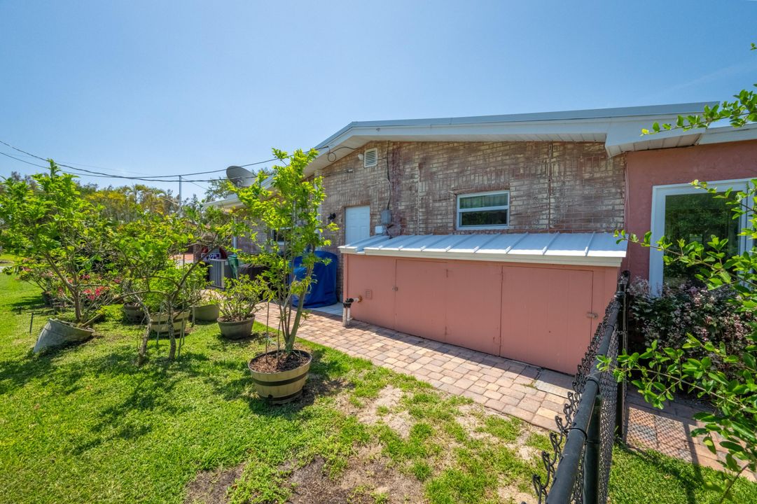 For Sale: $929,000 (3 beds, 2 baths, 1721 Square Feet)