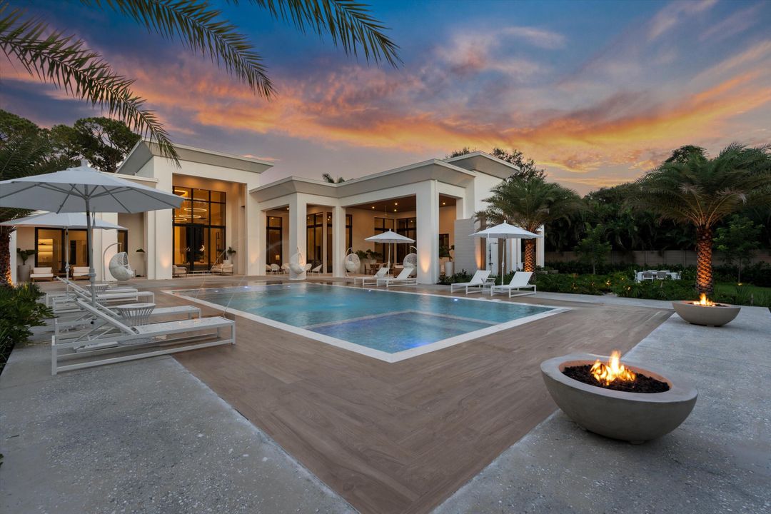 For Sale: $8,999,000 (5 beds, 7 baths, 7602 Square Feet)