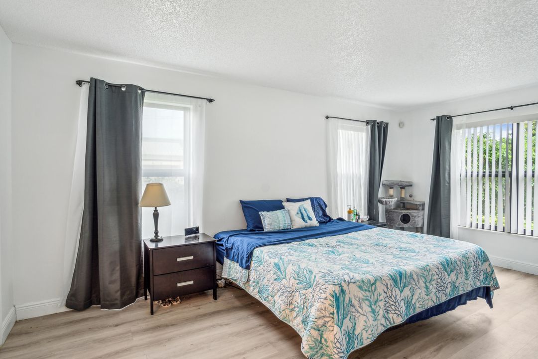 For Sale: $265,000 (2 beds, 2 baths, 1008 Square Feet)